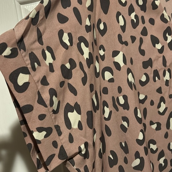 Leopard Print Brown Women's Top - Picture 3 of 6